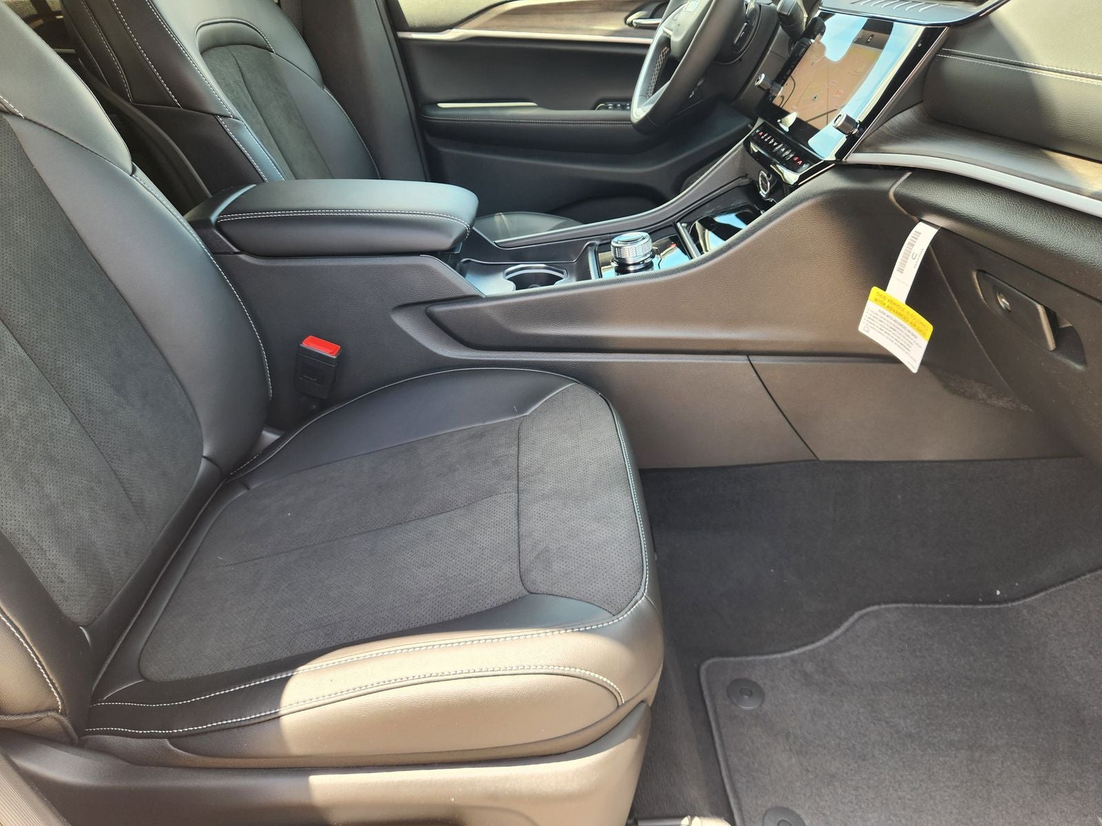 2026 Jeep Grand Cherokee GRAND CHEROKEE LAREDO ALTITUDE 4X2