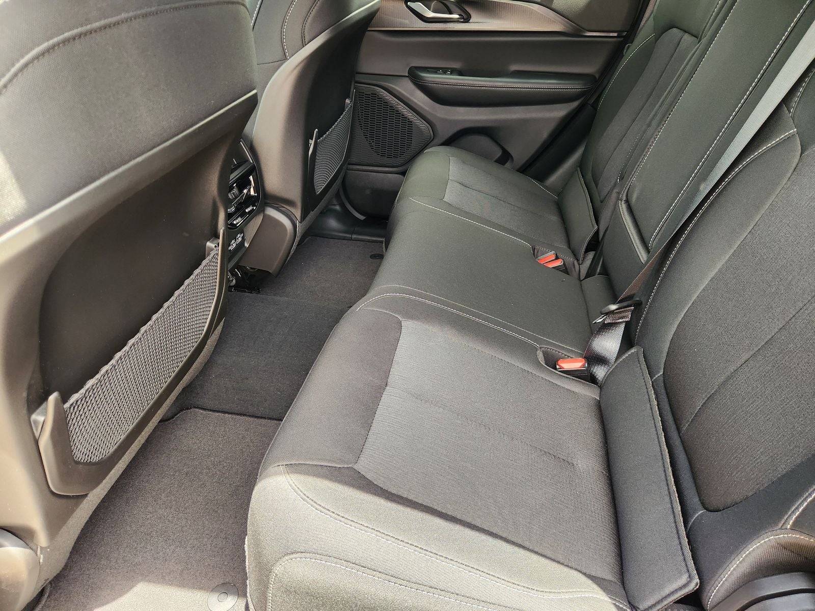2026 Jeep Grand Cherokee GRAND CHEROKEE LAREDO X 4X4