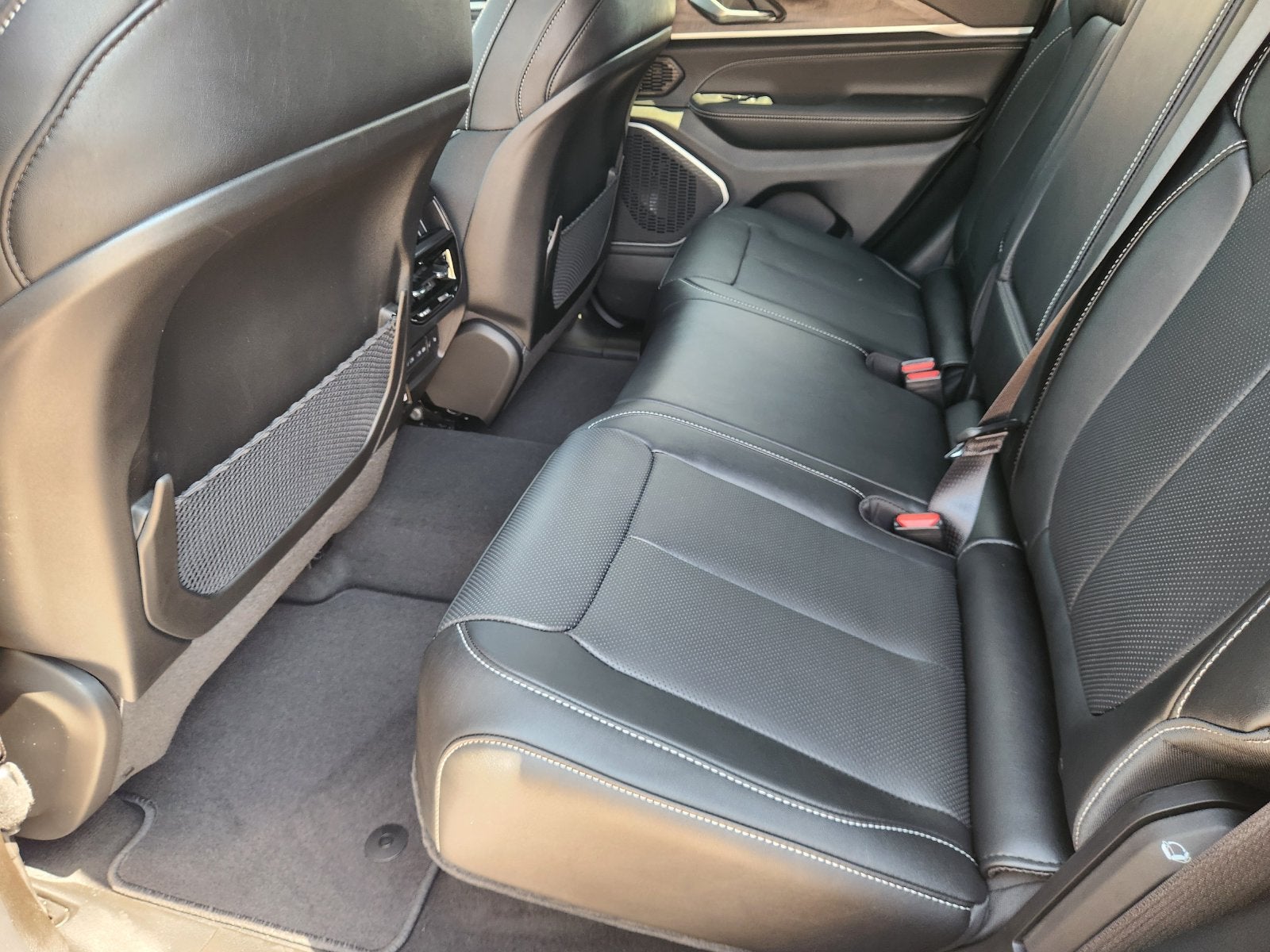 2027 Jeep Grand Cherokee GRAND CHEROKEE LIMITED RESERVE 4X4