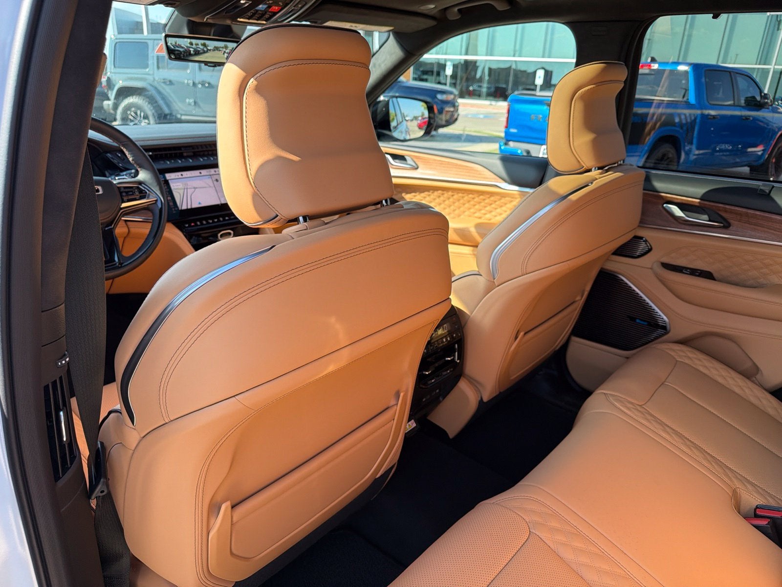 2027 Jeep Grand Cherokee GRAND CHEROKEE SUMMIT 4X4