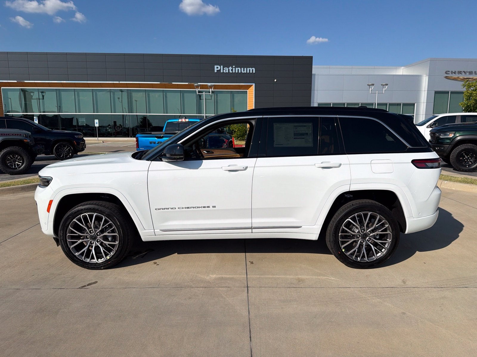 2027 Jeep Grand Cherokee GRAND CHEROKEE SUMMIT 4X4