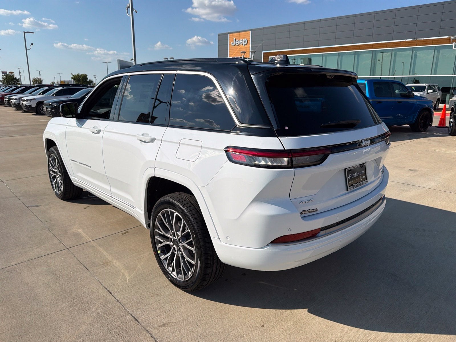 2027 Jeep Grand Cherokee GRAND CHEROKEE SUMMIT 4X4