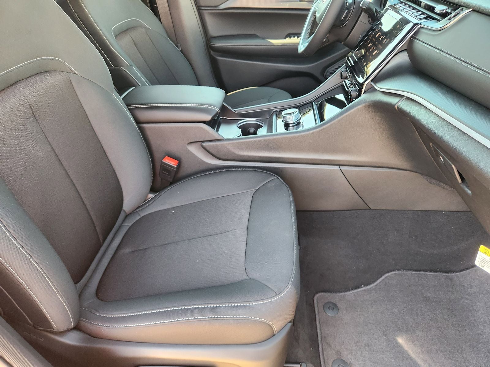 2025 Jeep Grand Cherokee GRAND CHEROKEE L LAREDO X 4X2