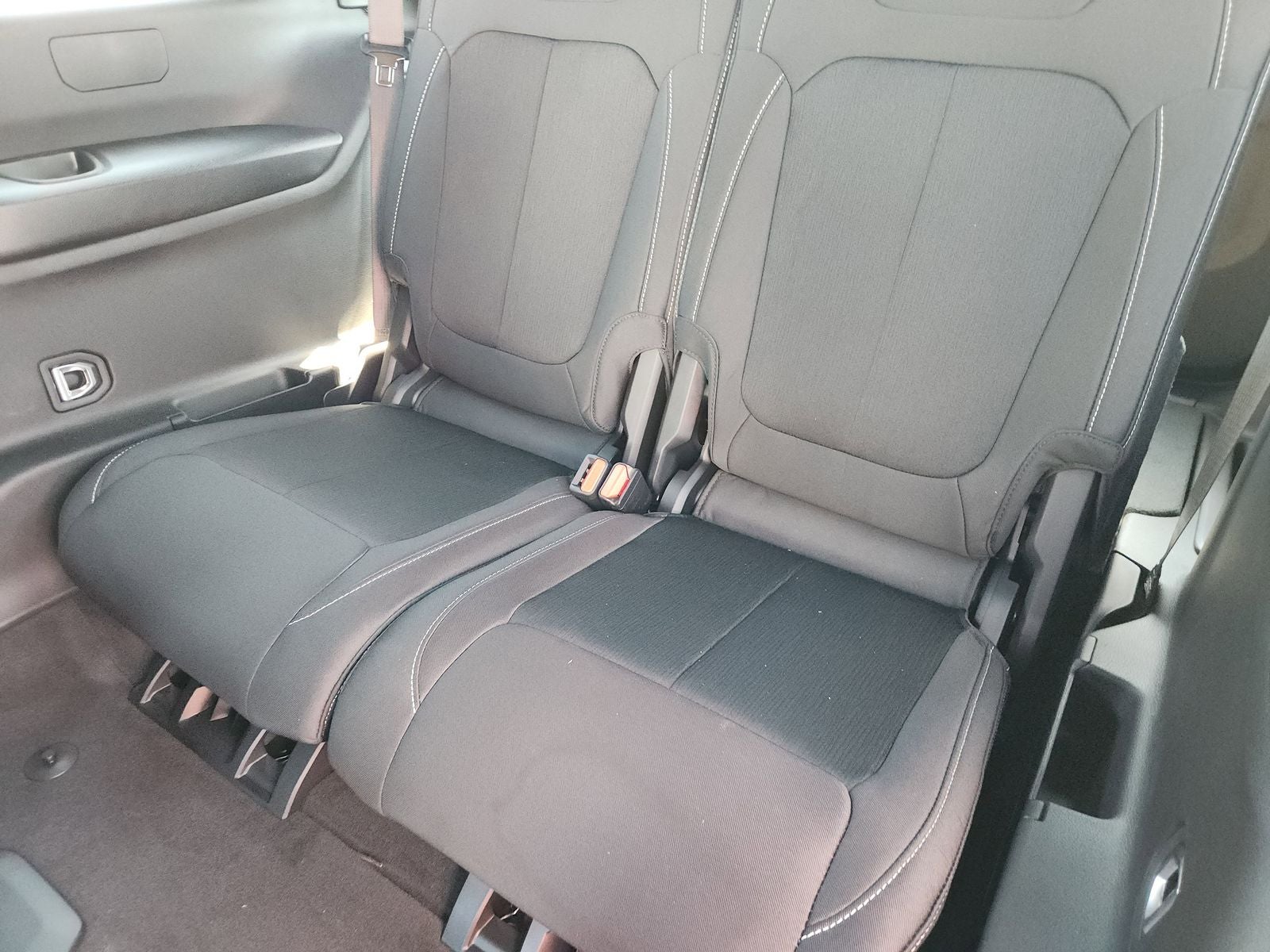 2025 Jeep Grand Cherokee GRAND CHEROKEE L LAREDO X 4X2