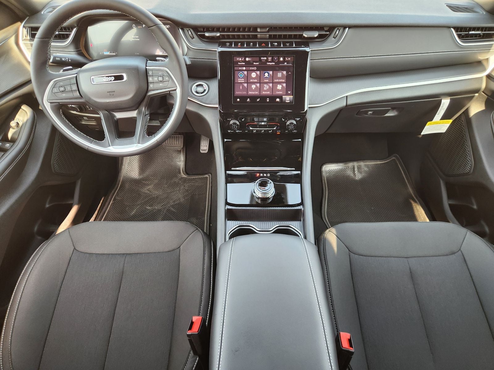2026 Jeep Grand Cherokee GRAND CHEROKEE L LAREDO X 4X2