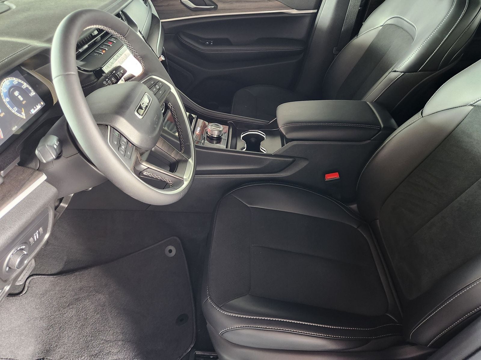 2026 Jeep Grand Cherokee GRAND CHEROKEE L LAREDO ALTITUDE 4X2