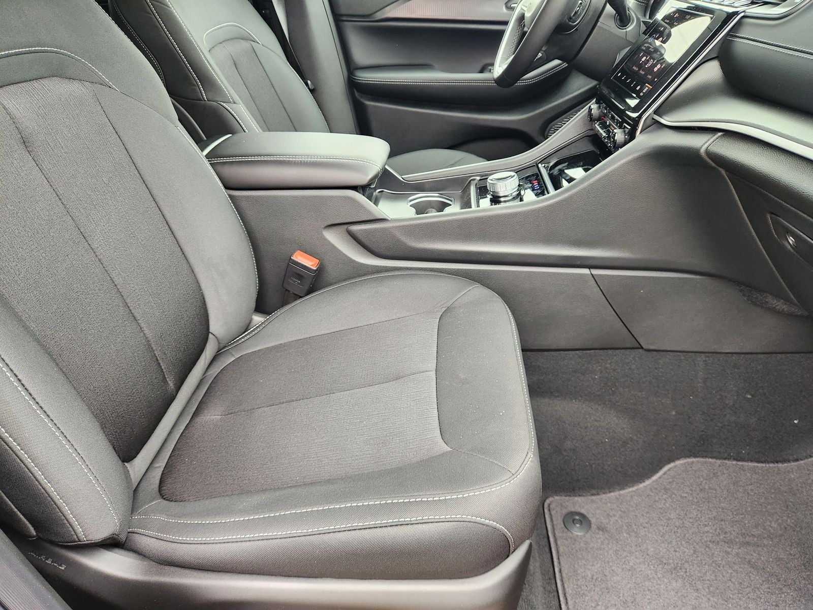 2025 Jeep Grand Cherokee GRAND CHEROKEE L LAREDO X 4X4