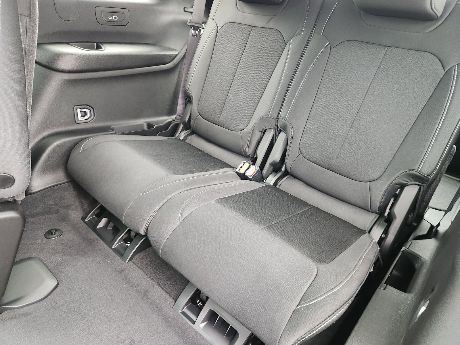 2025 Jeep Grand Cherokee GRAND CHEROKEE L LAREDO X 4X4