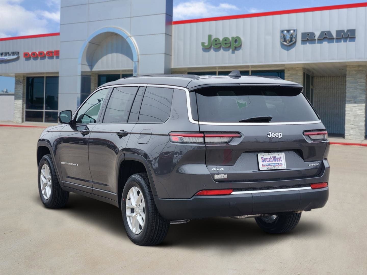 2025 Jeep Grand Cherokee GRAND CHEROKEE L LAREDO X 4X4