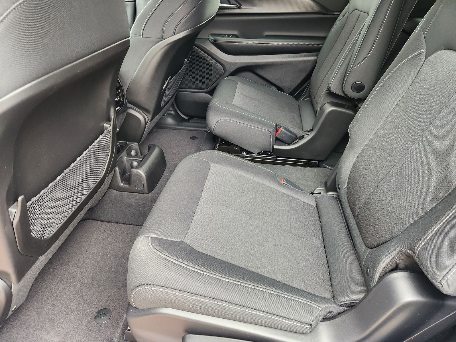 2025 Jeep Grand Cherokee GRAND CHEROKEE L LAREDO X 4X4