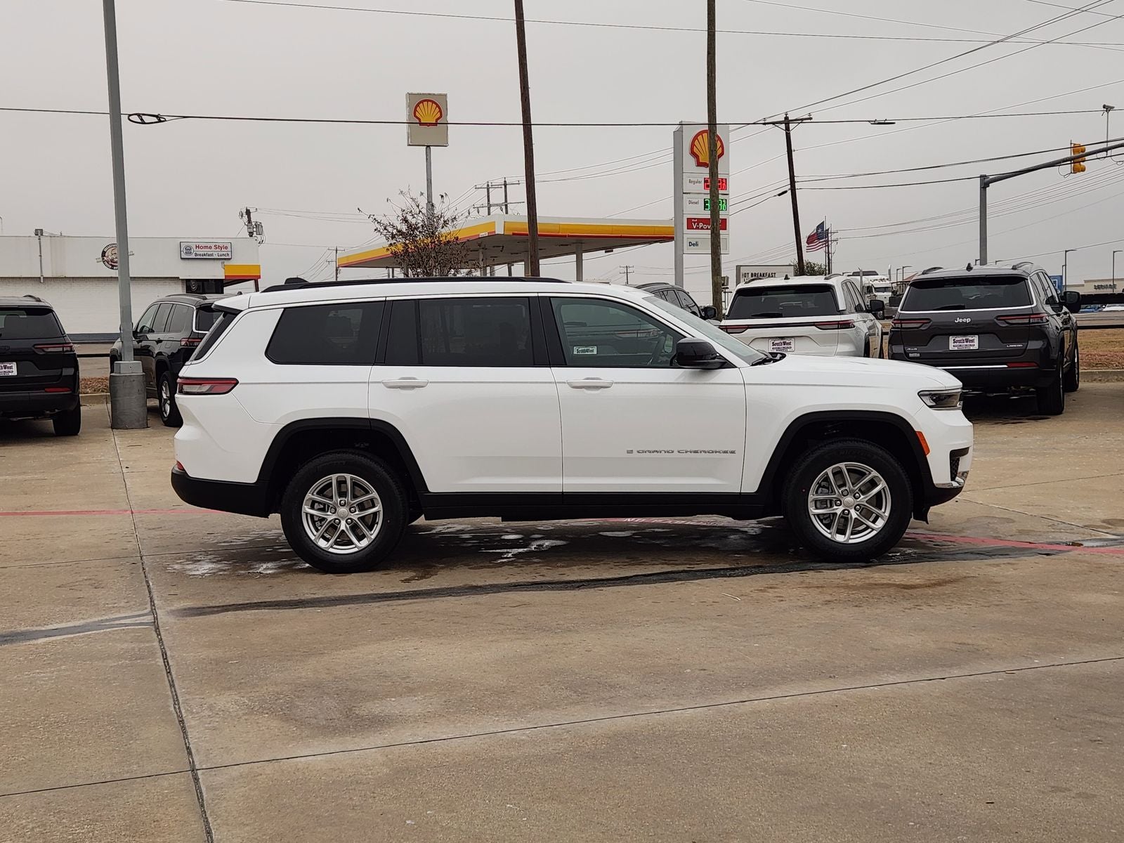 2025 Jeep Grand Cherokee GRAND CHEROKEE L LAREDO X 4X4