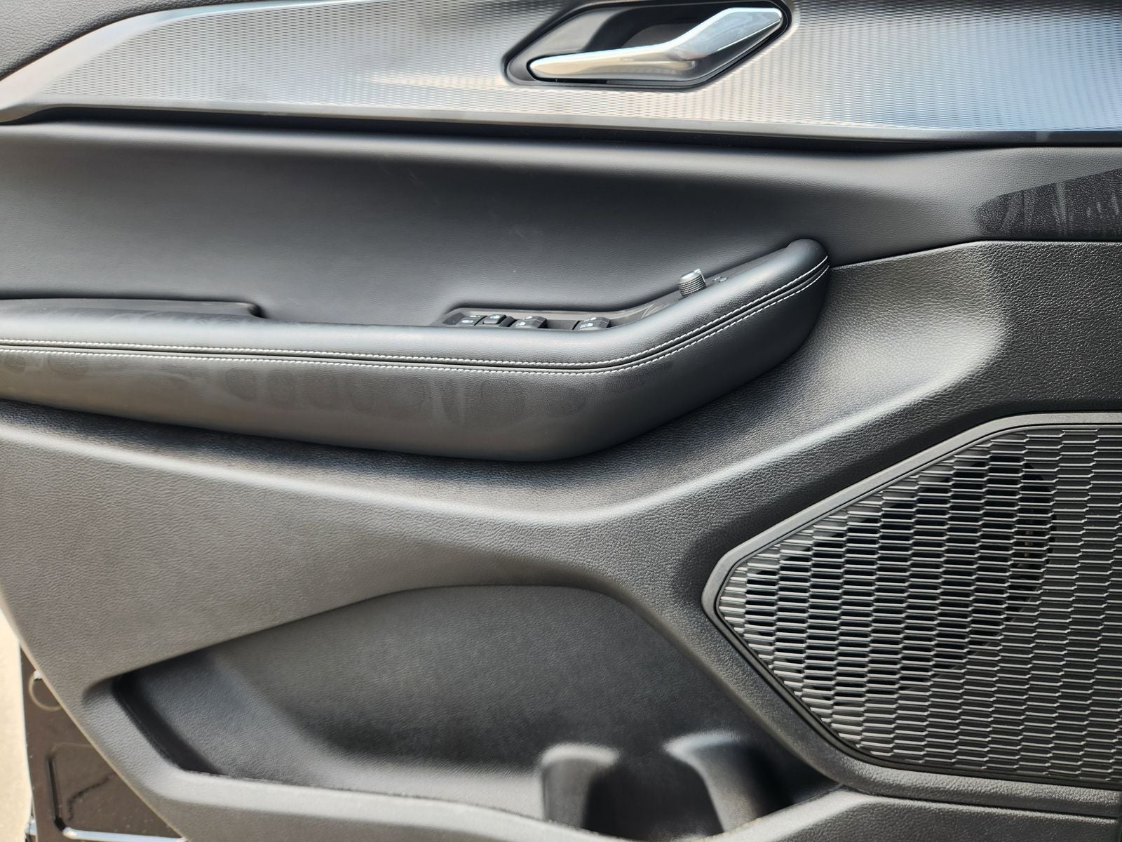 2025 Jeep Grand Cherokee GRAND CHEROKEE L LAREDO X 4X4