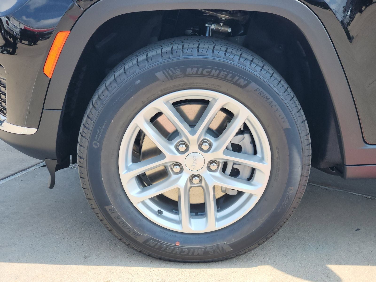 2025 Jeep Grand Cherokee GRAND CHEROKEE L LAREDO X 4X4