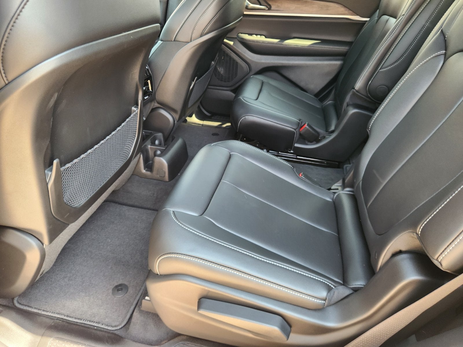 2027 Jeep Grand Cherokee GRAND CHEROKEE L LIMITED 4X4
