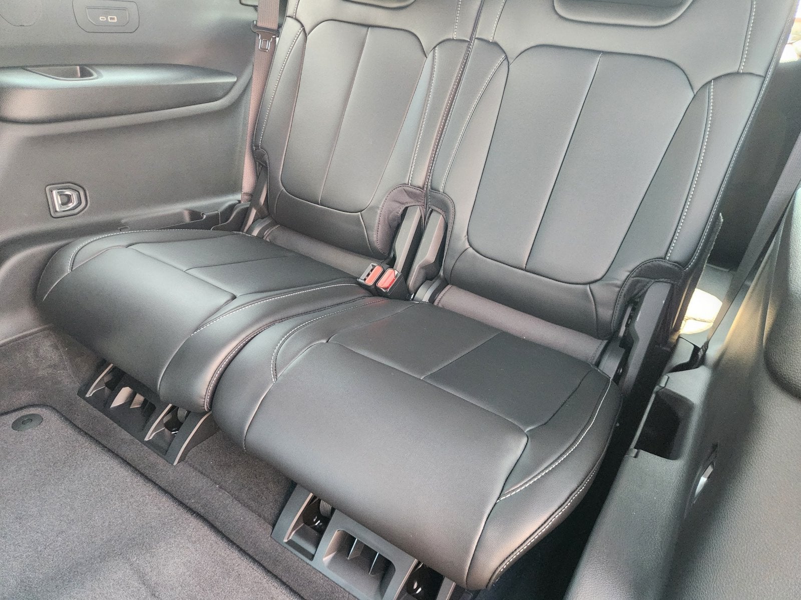 2027 Jeep Grand Cherokee GRAND CHEROKEE L LIMITED 4X4
