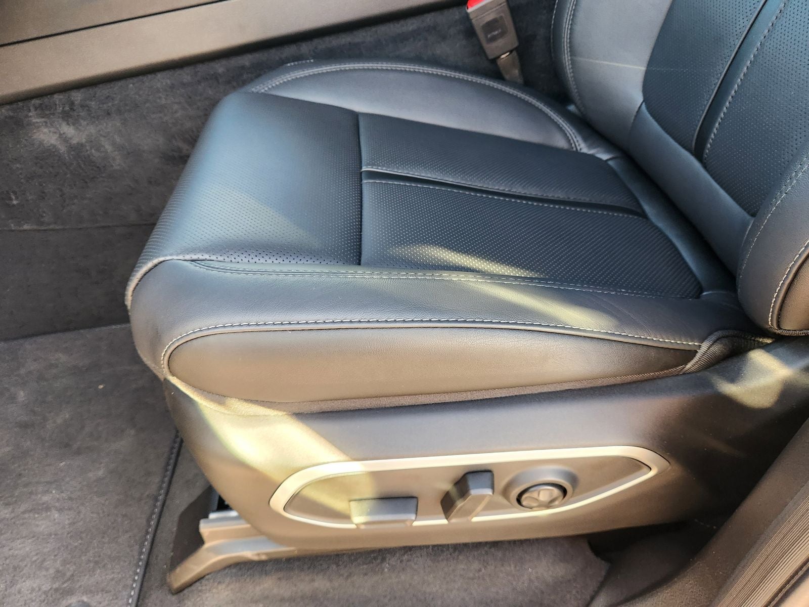 2025 Jeep Wagoneer WAGONEER CARBIDE 4X4