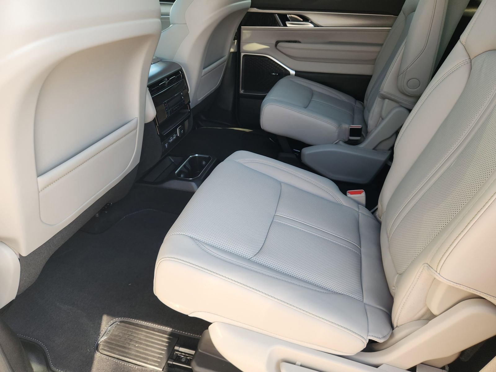 2026 Jeep Grand Wagoneer GRAND WAGONEER LIMITED ALTITUDE 4X4