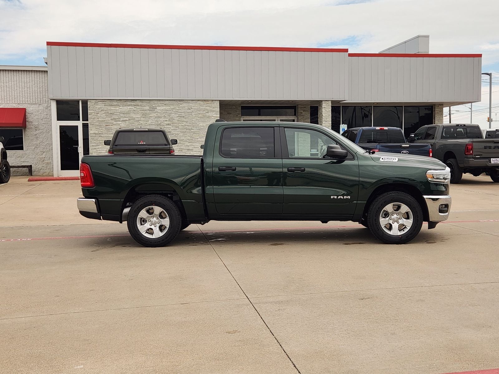 2026 RAM Ram 1500 RAM 1500 LONE STAR CREW CAB 4X2 5'7' BOX
