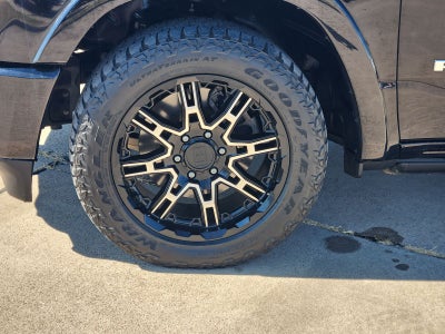 2021 RAM Ram 1500 Laramie Crew Cab 4x2 5'7' Box