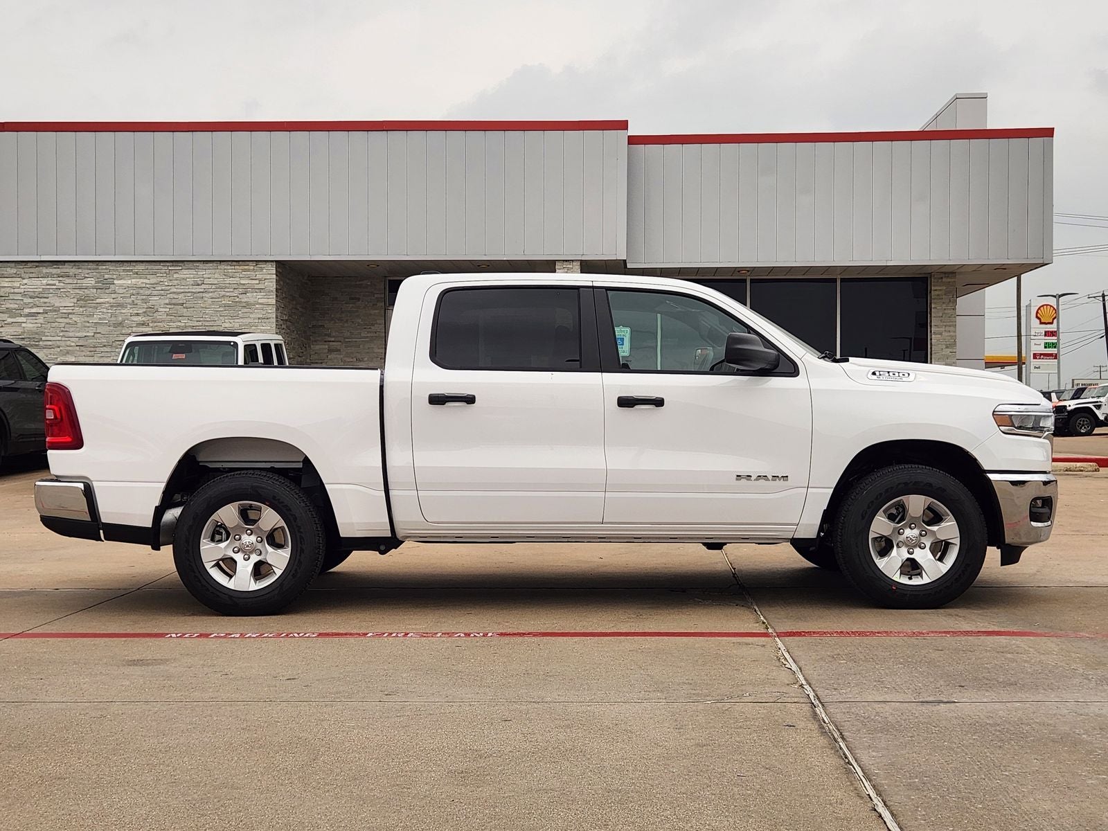 2026 RAM Ram 1500 RAM 1500 LONE STAR CREW CAB 4X4 5'7' BOX