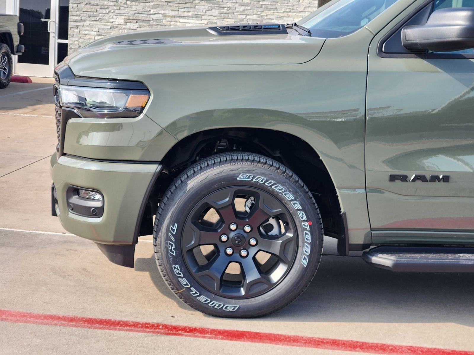 2026 RAM Ram 1500 RAM 1500 EXPRESS CREW CAB 4X4 5'7' BOX