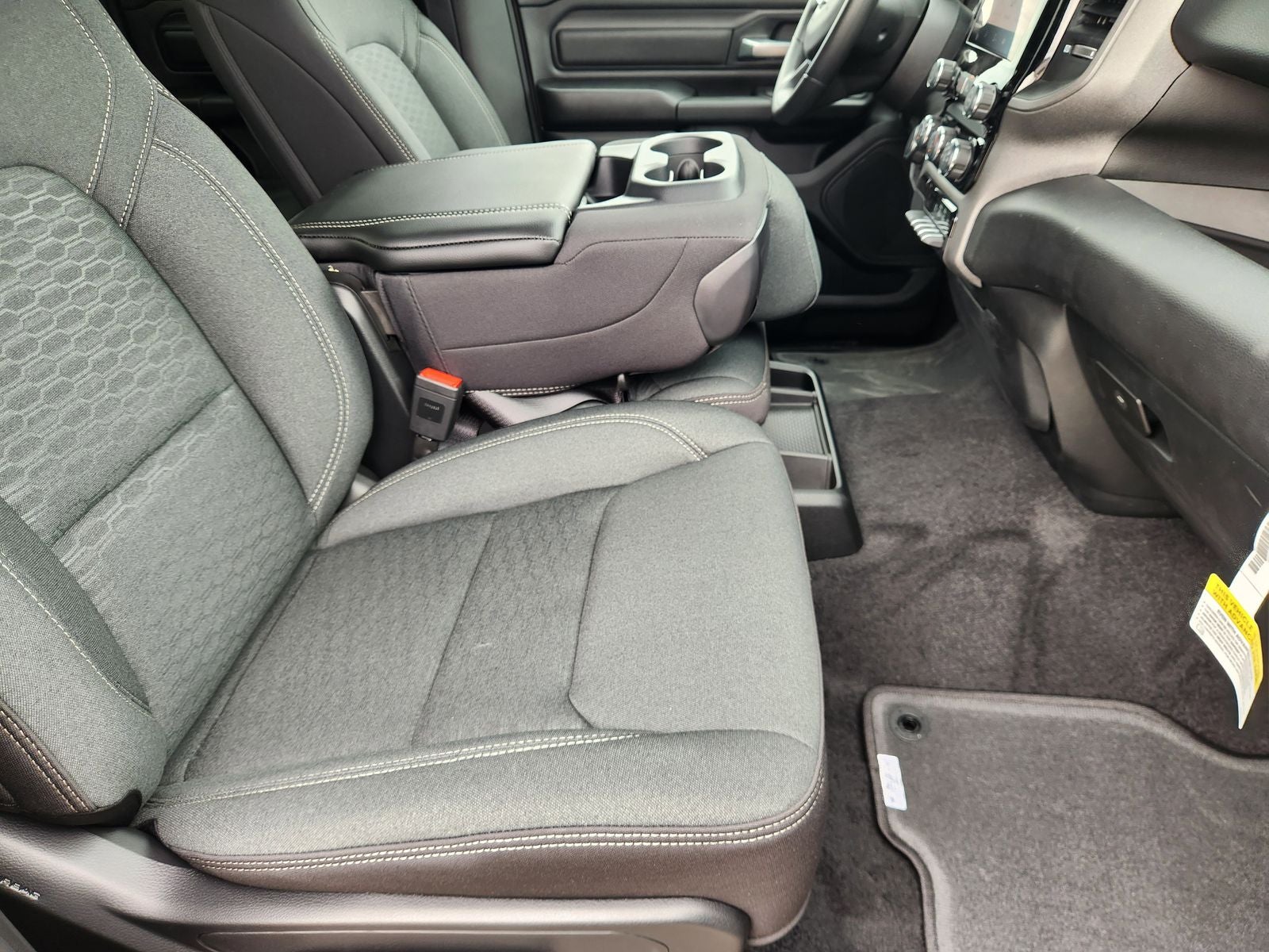 2026 RAM Ram 1500 RAM 1500 EXPRESS QUAD CAB 4X2 6'4' BOX