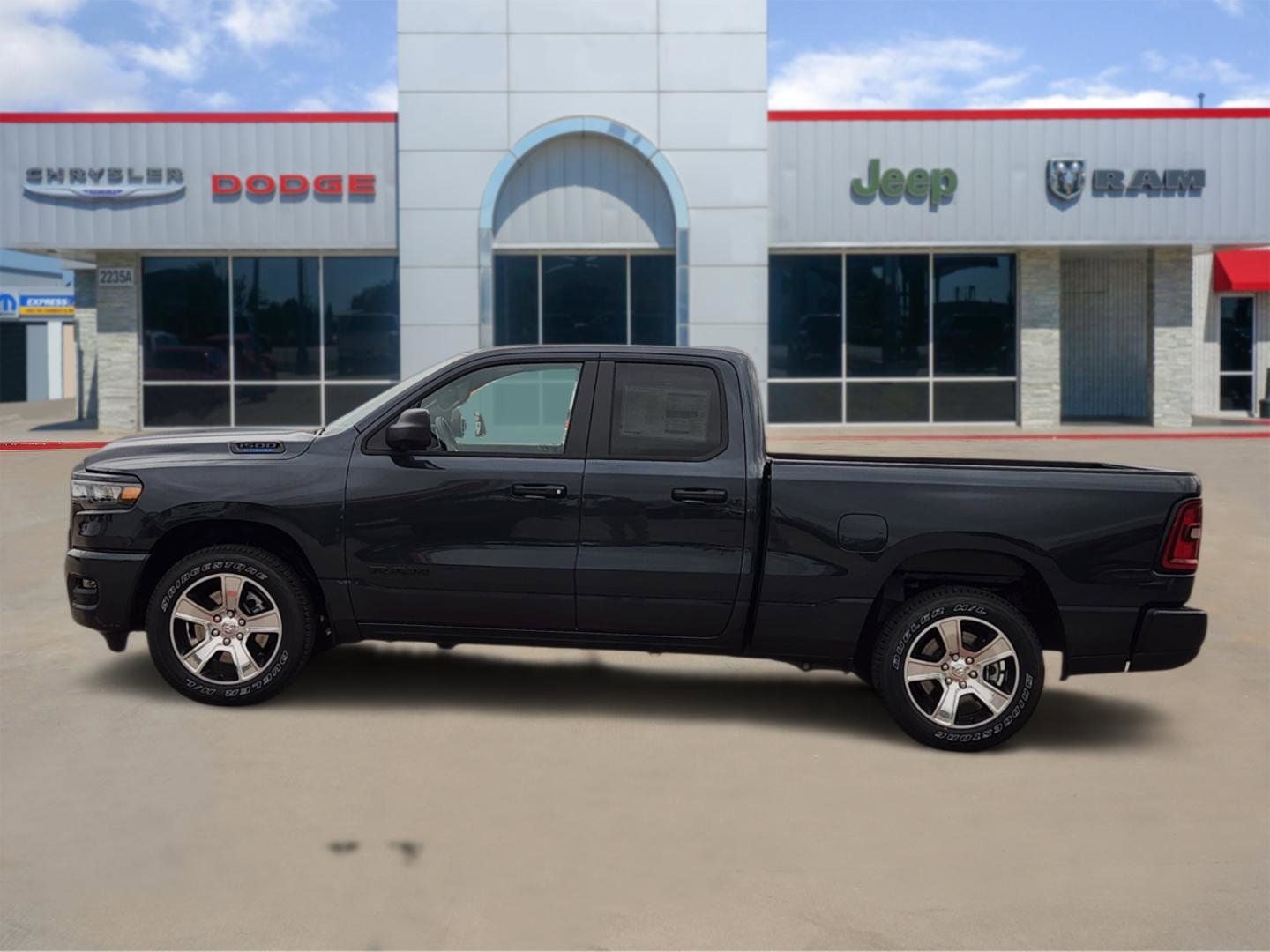 2026 RAM Ram 1500 RAM 1500 EXPRESS QUAD CAB 4X2 6'4' BOX