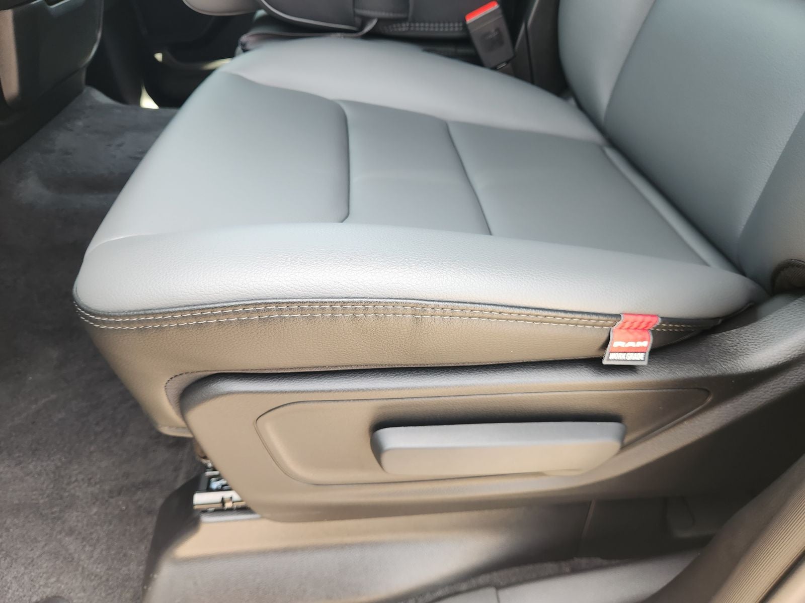 2026 RAM Ram 1500 RAM 1500 TRADESMAN QUAD CAB 4X2 6'4' BOX