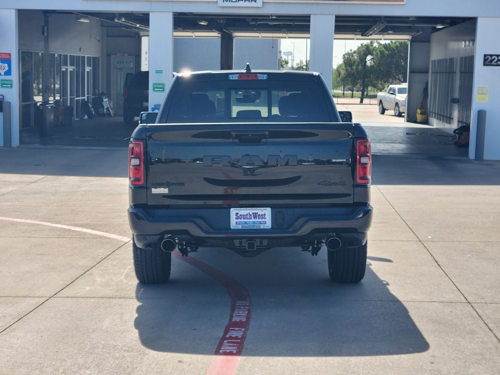 2026 RAM Ram 1500 RAM 1500 LONE STAR CREW CAB 4X4 5'7' BOX