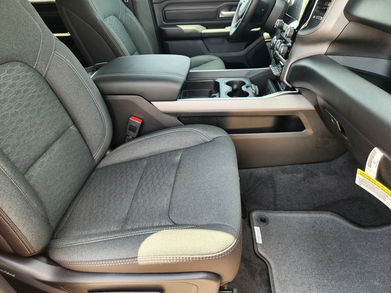2027 RAM Ram 1500 RAM 1500 EXPRESS CREW CAB 4X4 5'7' BOX
