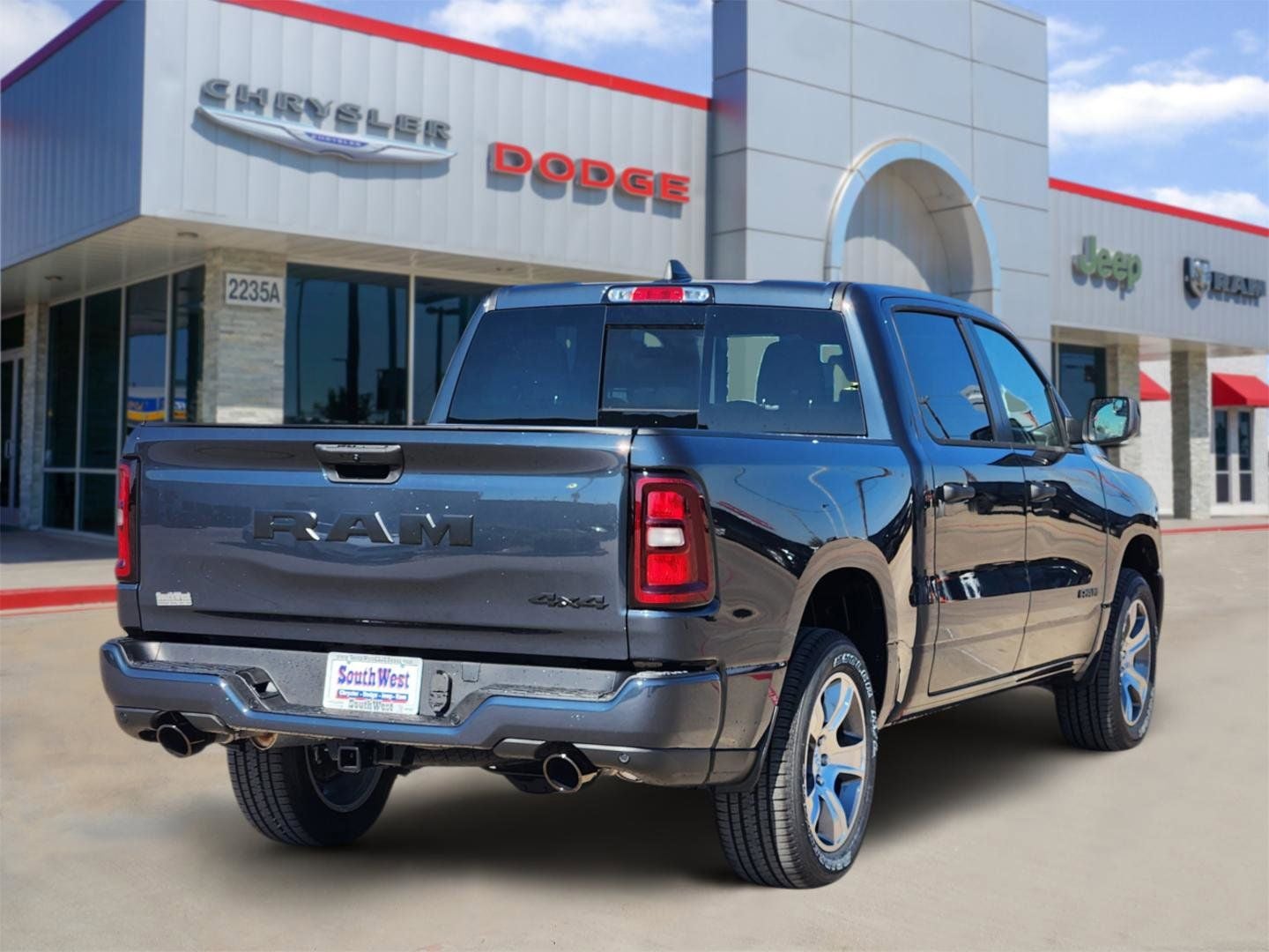 2026 RAM Ram 1500 RAM 1500 EXPRESS CREW CAB 4X4 5'7' BOX