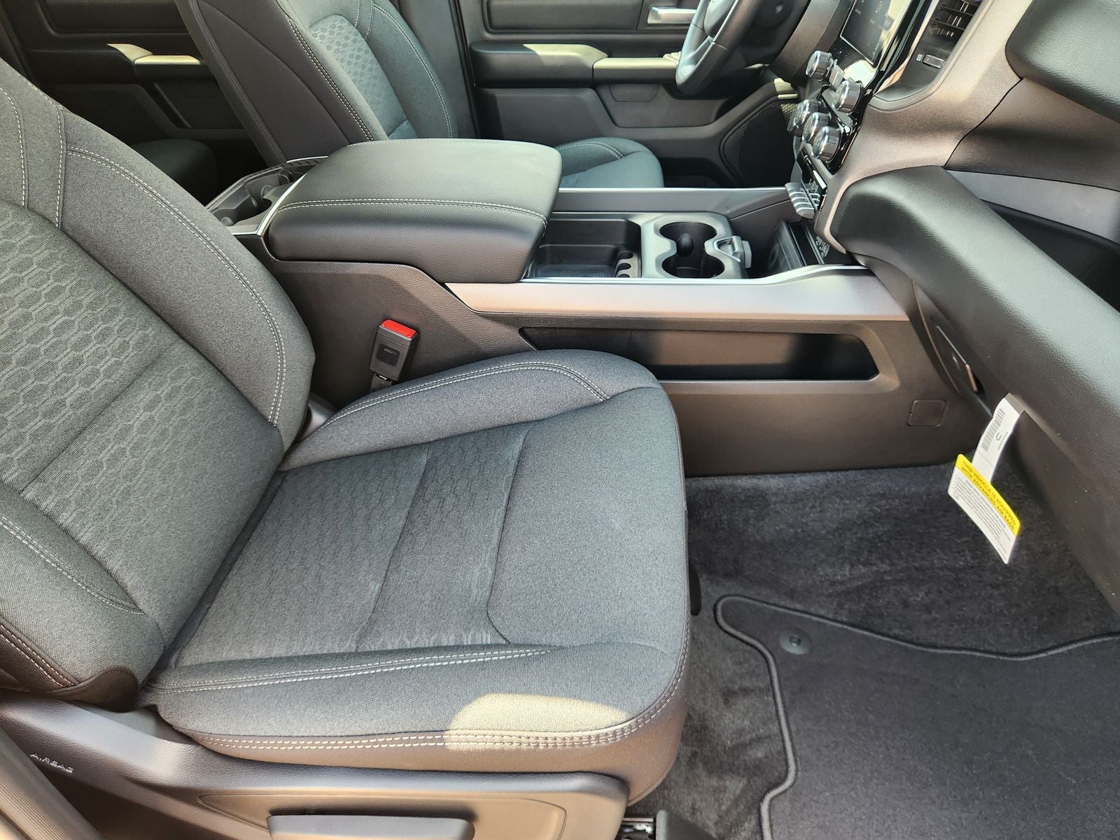 2027 RAM Ram 1500 RAM 1500 EXPRESS CREW CAB 4X4 5'7' BOX