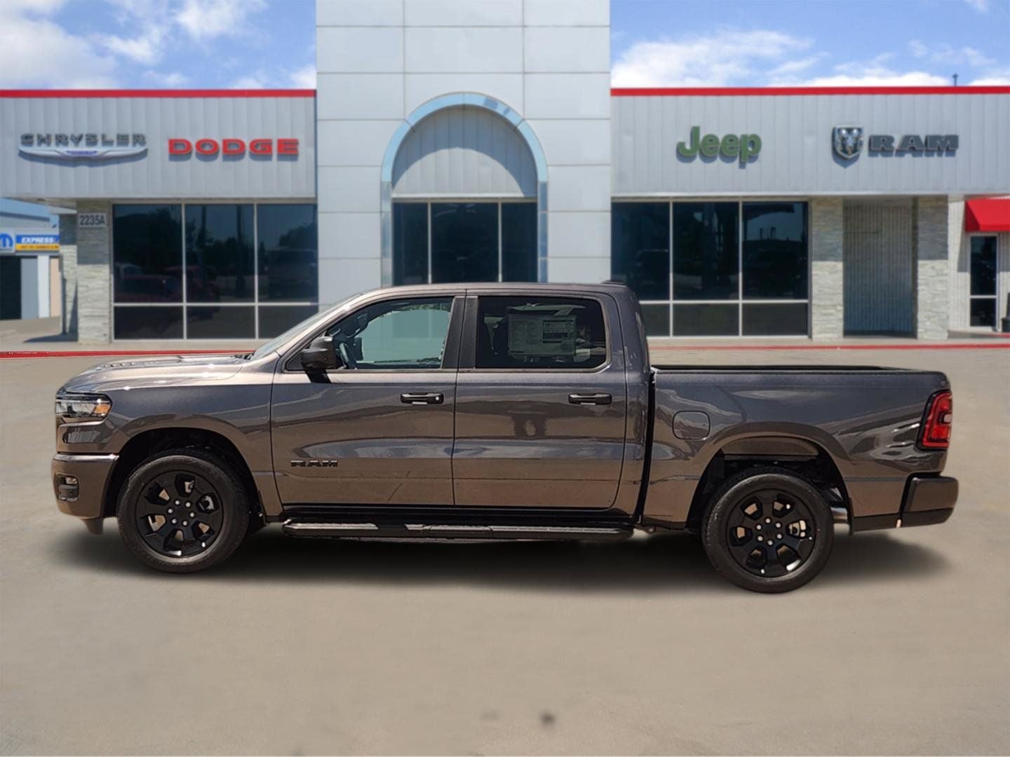 2027 RAM Ram 1500 RAM 1500 EXPRESS CREW CAB 4X4 5'7' BOX