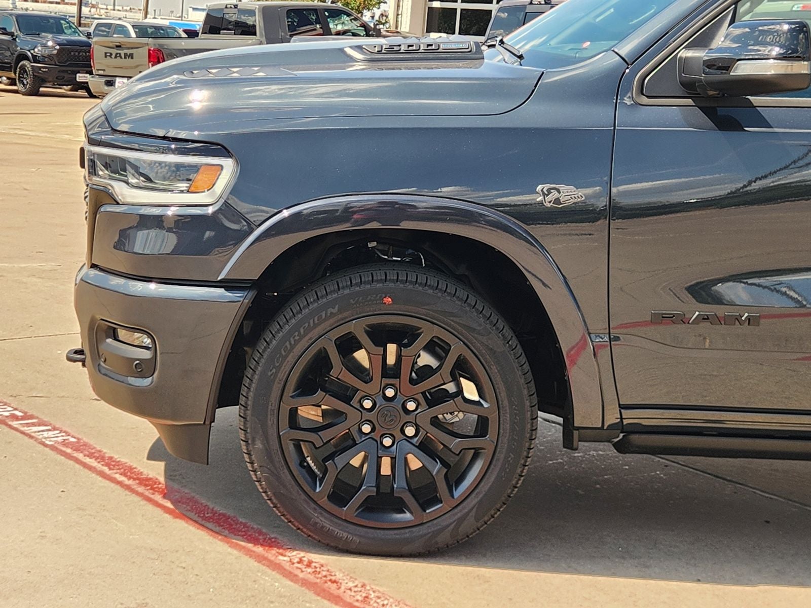 2027 RAM Ram 1500 RAM 1500 LIMITED CREW CAB 4X4 5'7' BOX