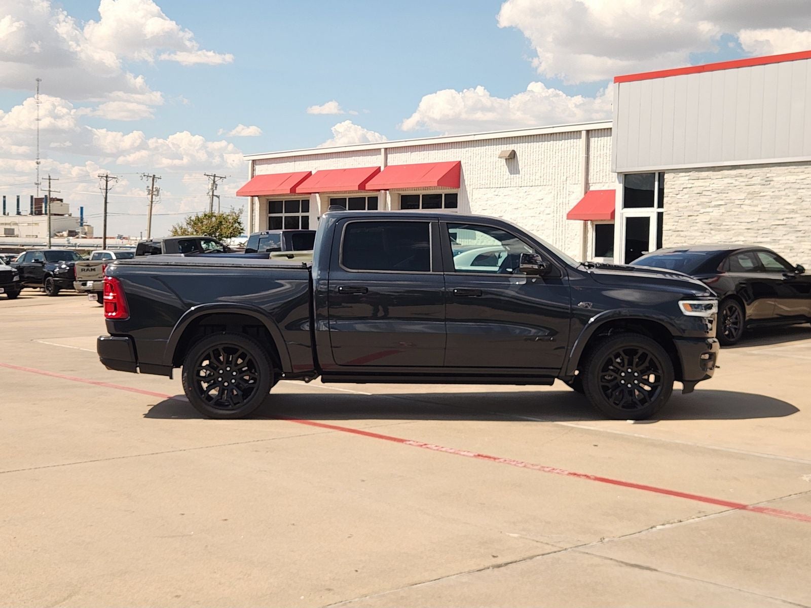 2027 RAM Ram 1500 RAM 1500 LIMITED CREW CAB 4X4 5'7' BOX