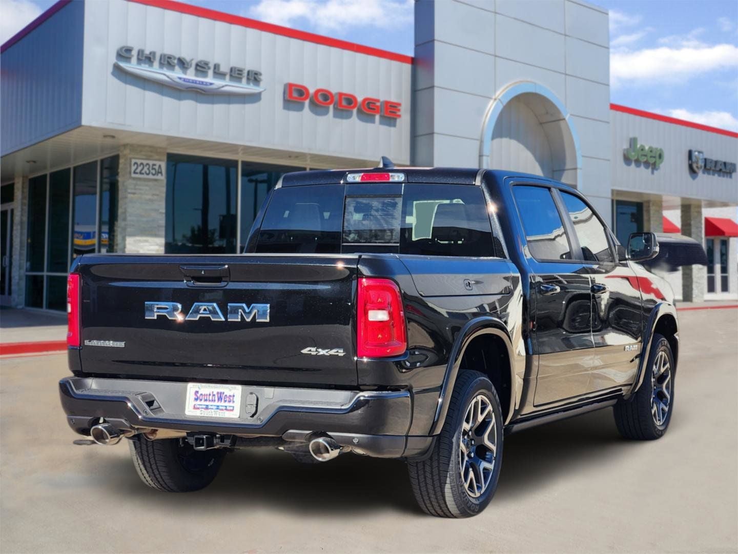 2026 RAM Ram 1500 RAM 1500 LARAMIE CREW CAB 4X4 5'7' BOX