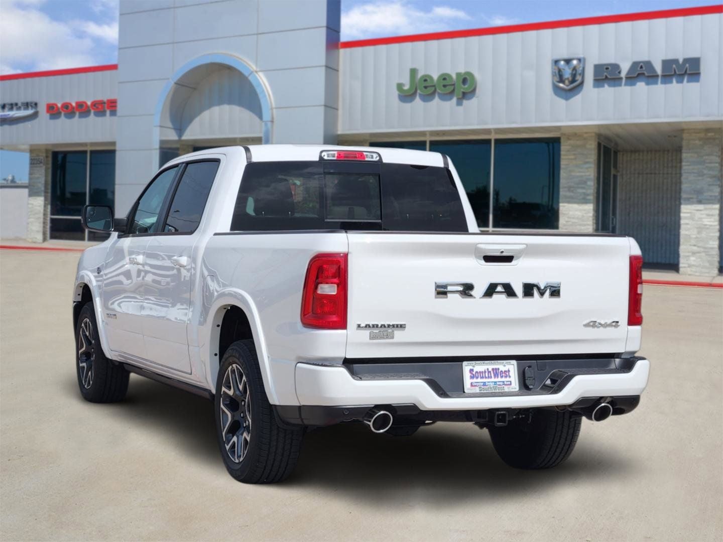 2026 RAM Ram 1500 RAM 1500 LARAMIE CREW CAB 4X4 5'7' BOX