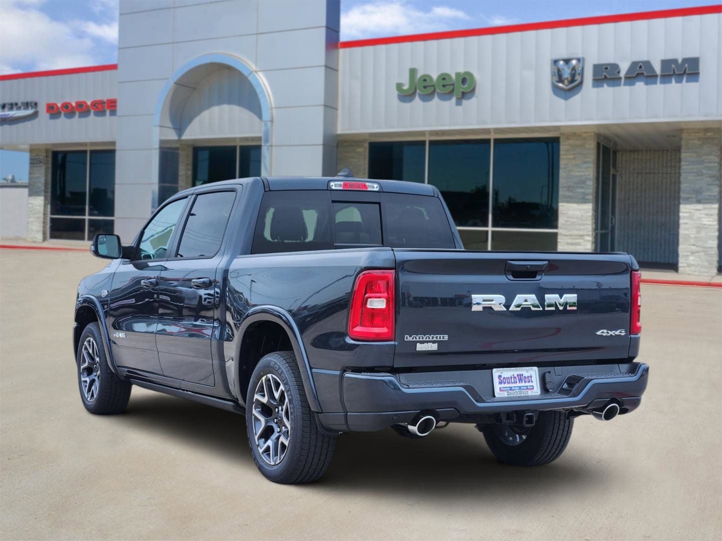 2026 RAM Ram 1500 RAM 1500 LARAMIE CREW CAB 4X4 5'7' BOX