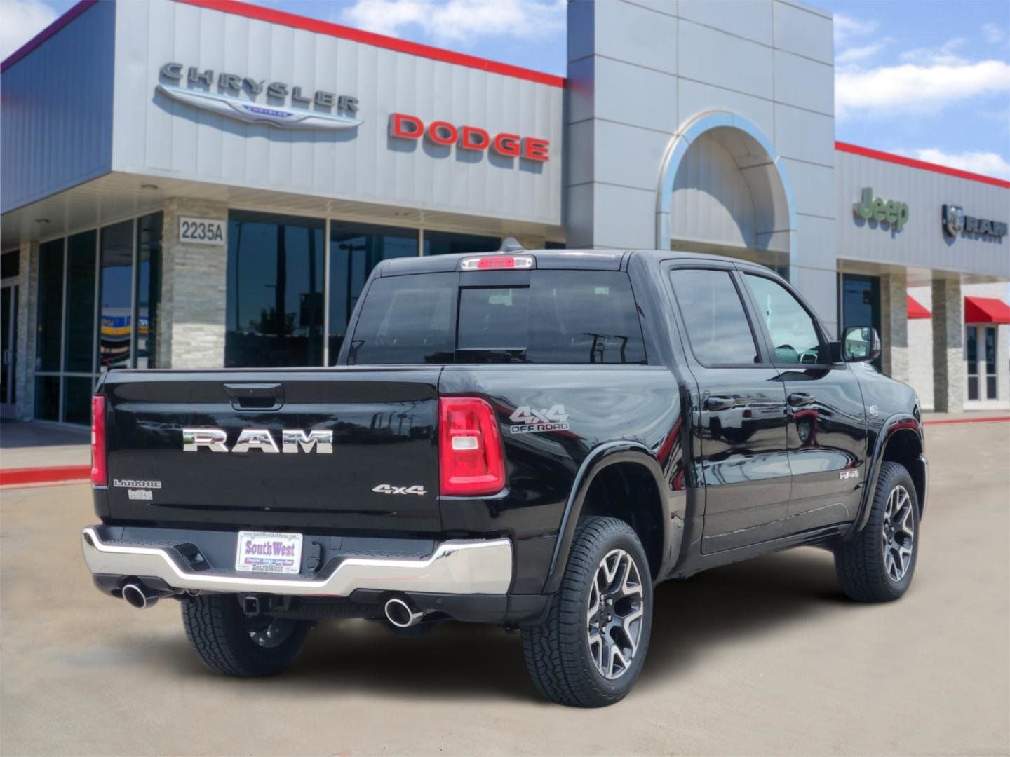 2026 RAM Ram 1500 RAM 1500 LARAMIE CREW CAB 4X4 5'7' BOX