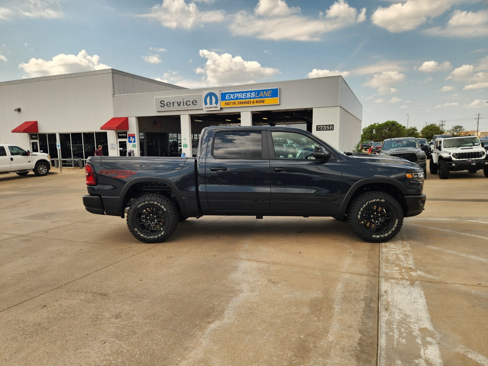 2027 RAM Ram 1500 RAM 1500 REBEL CREW CAB 4X4 5'7' BOX
