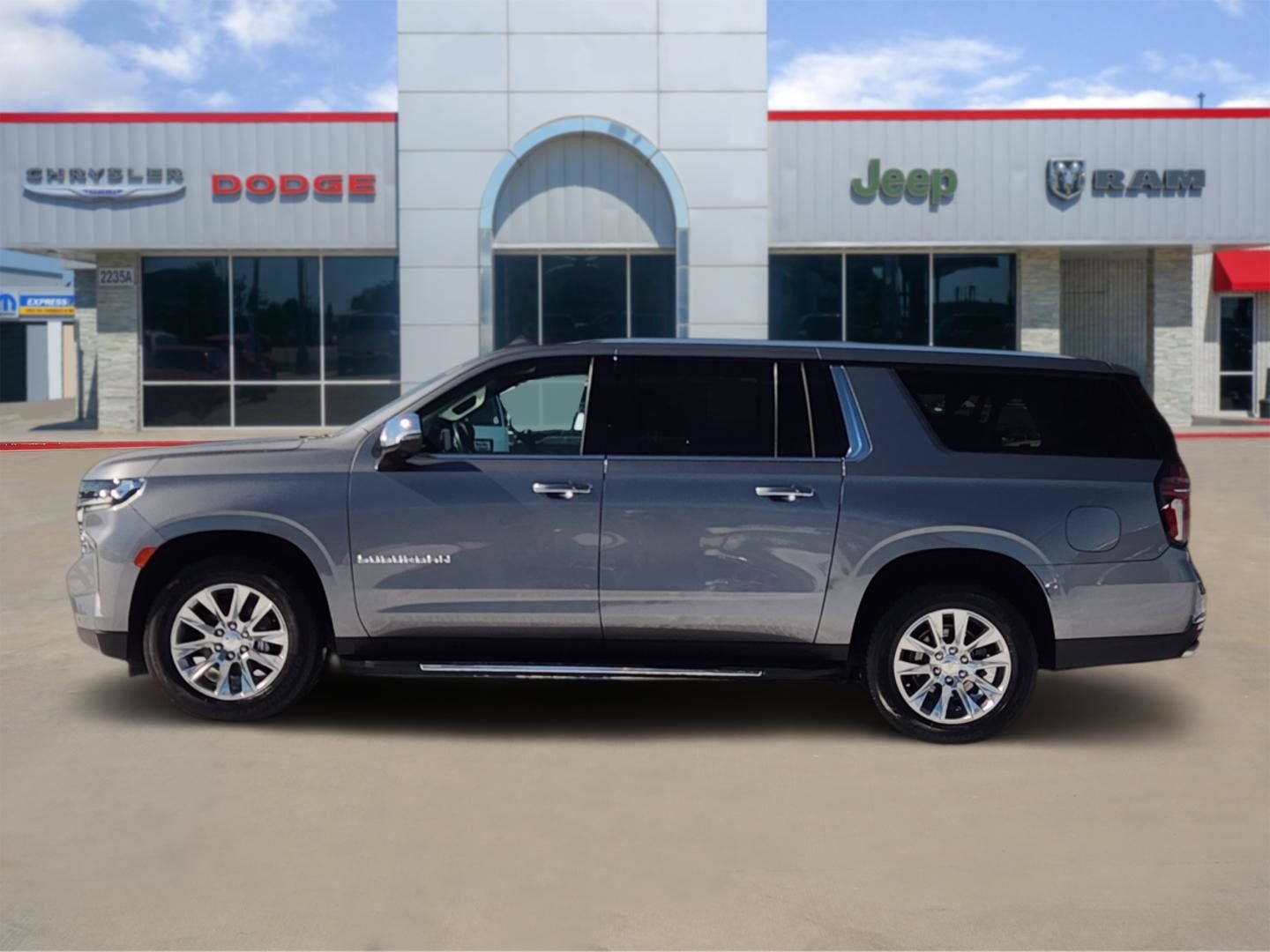 2022 Chevrolet Suburban 2WD Premier