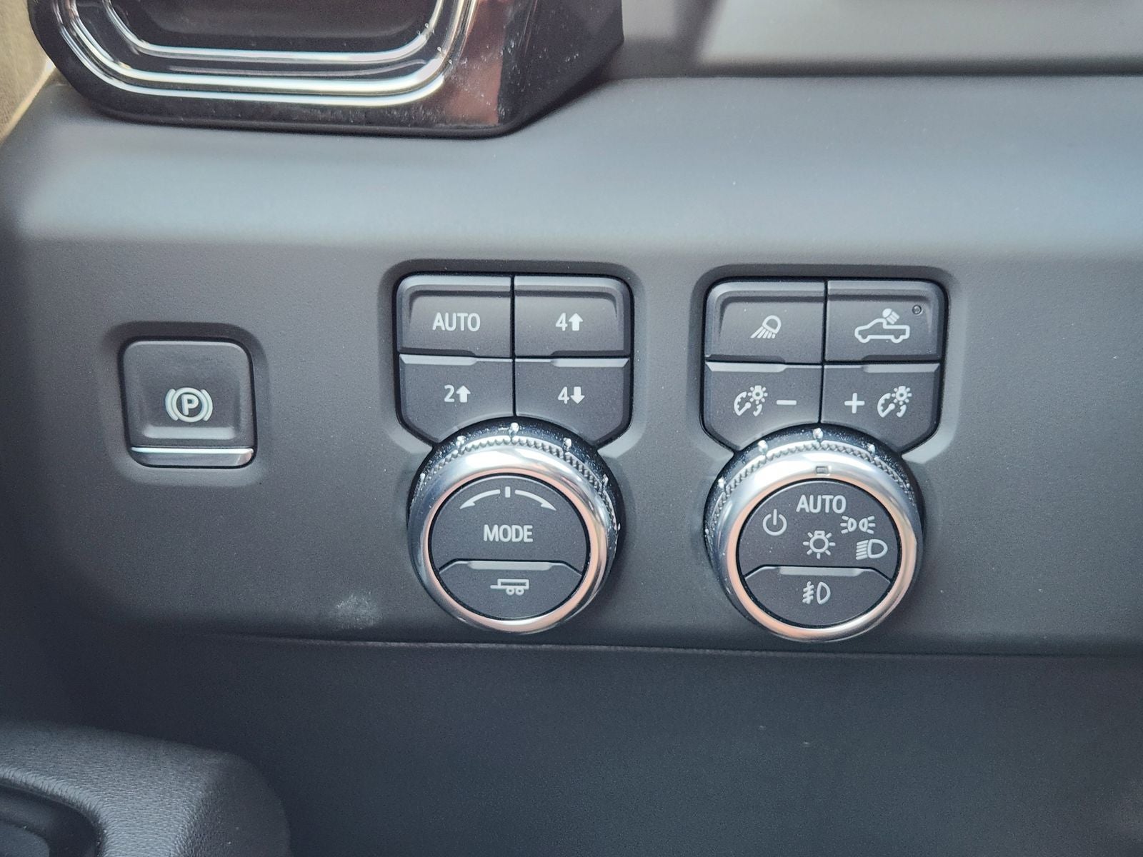 2024 GMC Sierra 2500HD 4WD Crew Cab Standard Bed AT4