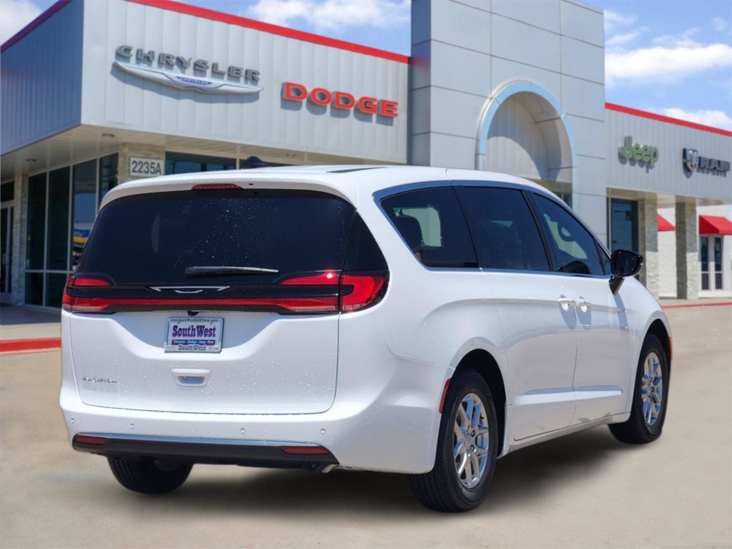 2027 Chrysler Pacifica PACIFICA SELECT