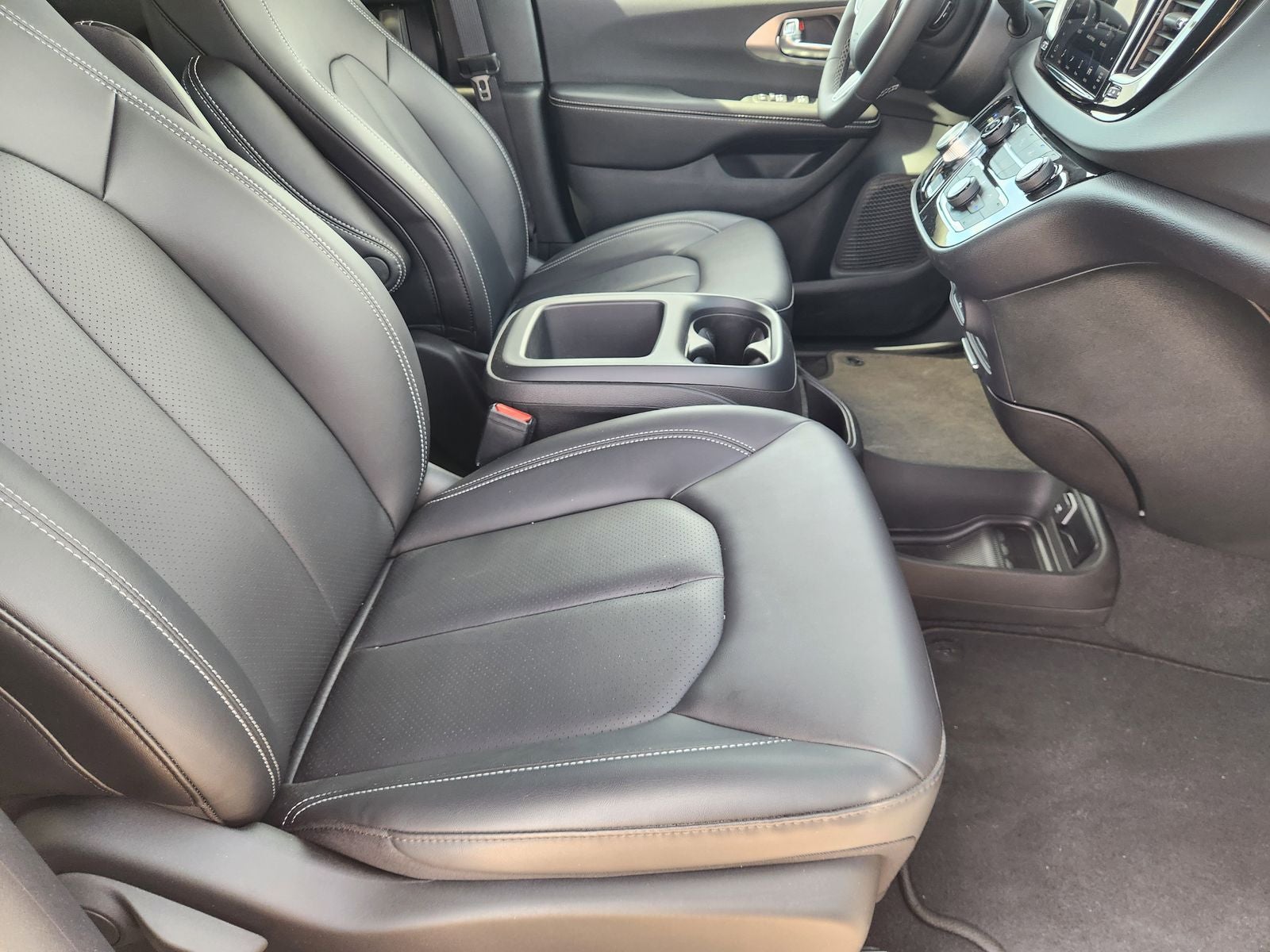 2026 Chrysler Voyager VOYAGER LX