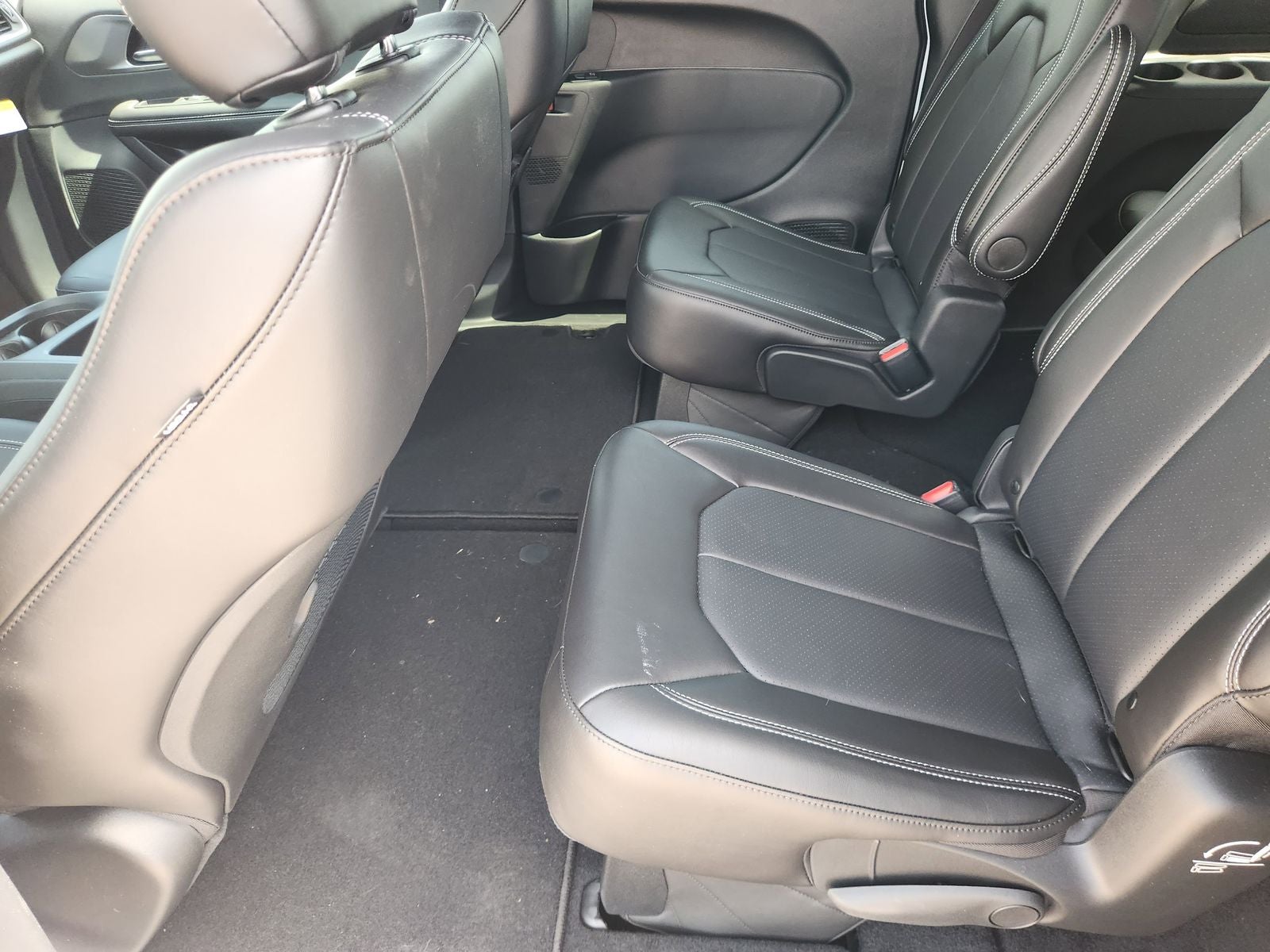 2026 Chrysler Voyager VOYAGER LX