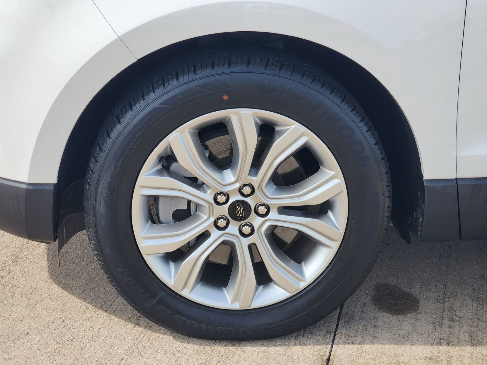 2023 Ford Edge Titanium