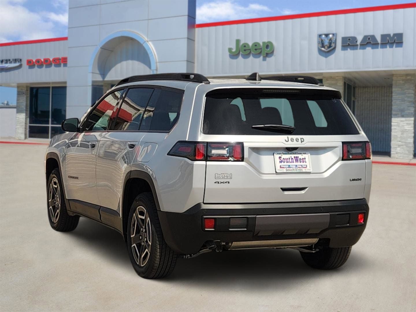 2026 Jeep Cherokee CHEROKEE LAREDO 4X4