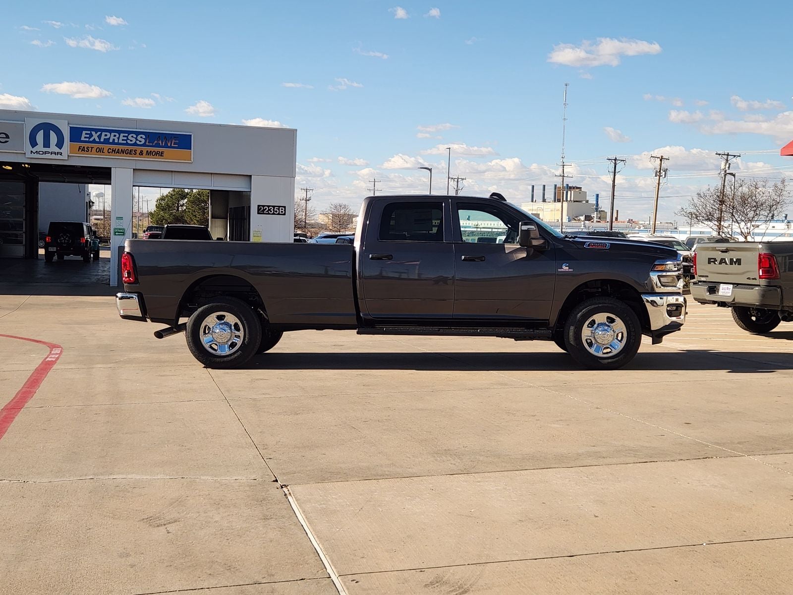 2026 RAM Ram 3500 RAM 3500 TRADESMAN CREW CAB 4X4 8' BOX