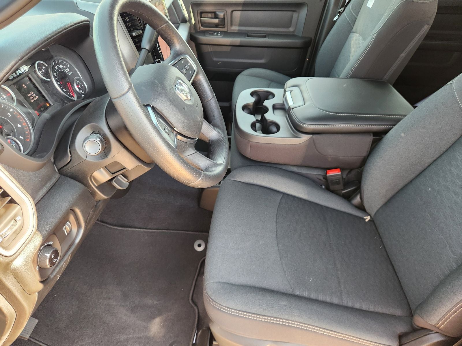 2026 RAM Ram 2500 RAM 2500 BLACK EXPRESS CREW CAB 4X4 6'4' BOX