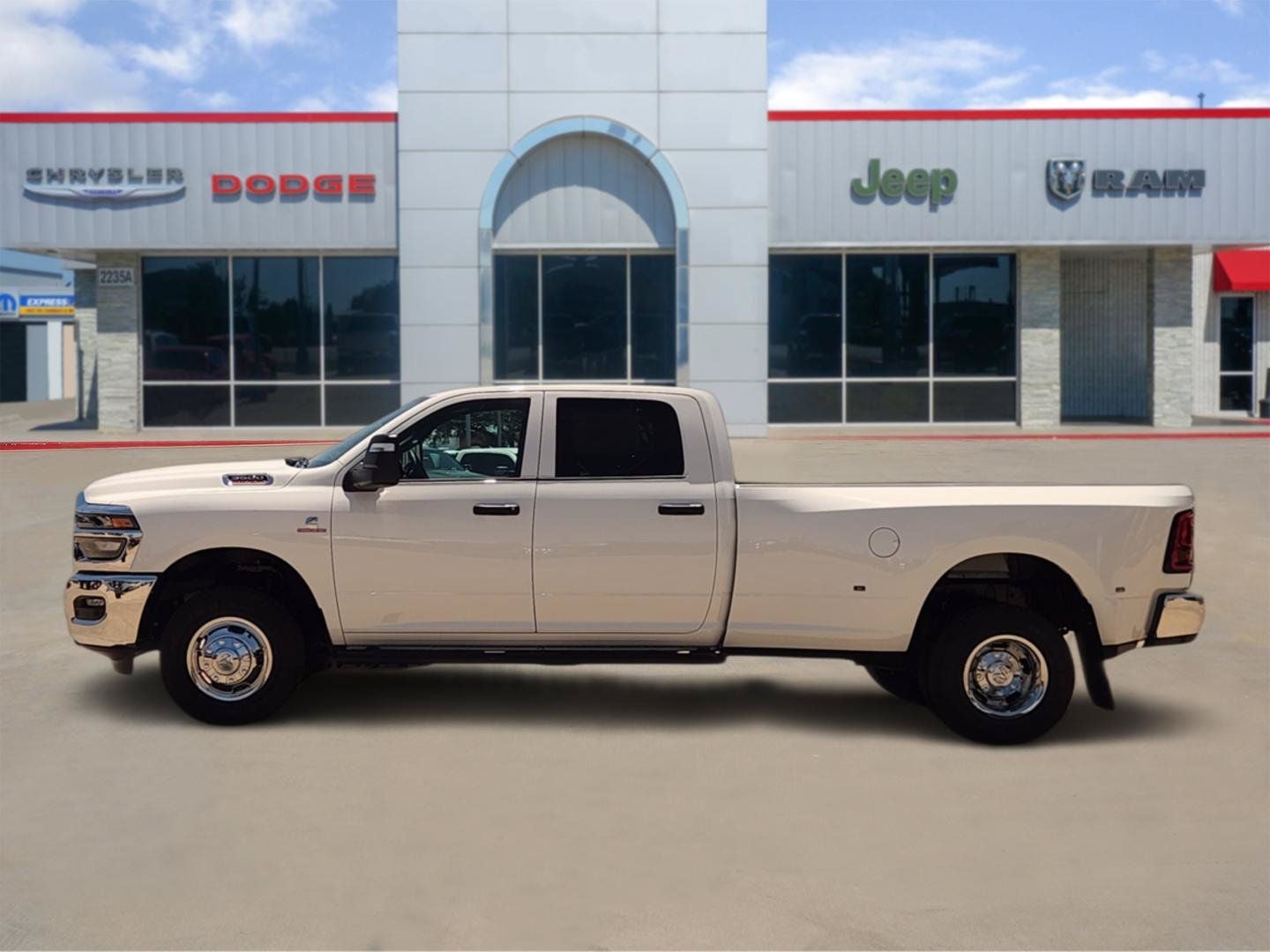 2026 RAM Ram 3500 RAM 3500 TRADESMAN CREW CAB 4X4 8' BOX
